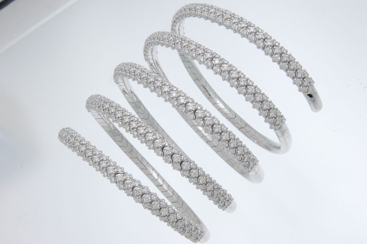 Bracciale a spirale oro bianco e brillanti